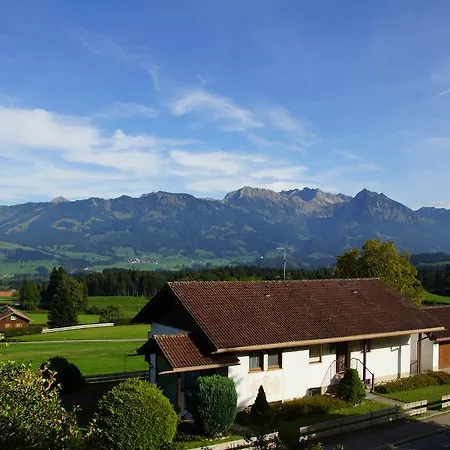 Alpenbasis - Retro Mountain Stay Bolsterlang