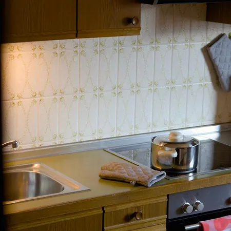 Alpenbasis - Retro Mountain Stay Apartment *