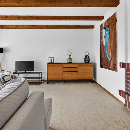 Alpenbasis - Retro Mountain Stay *